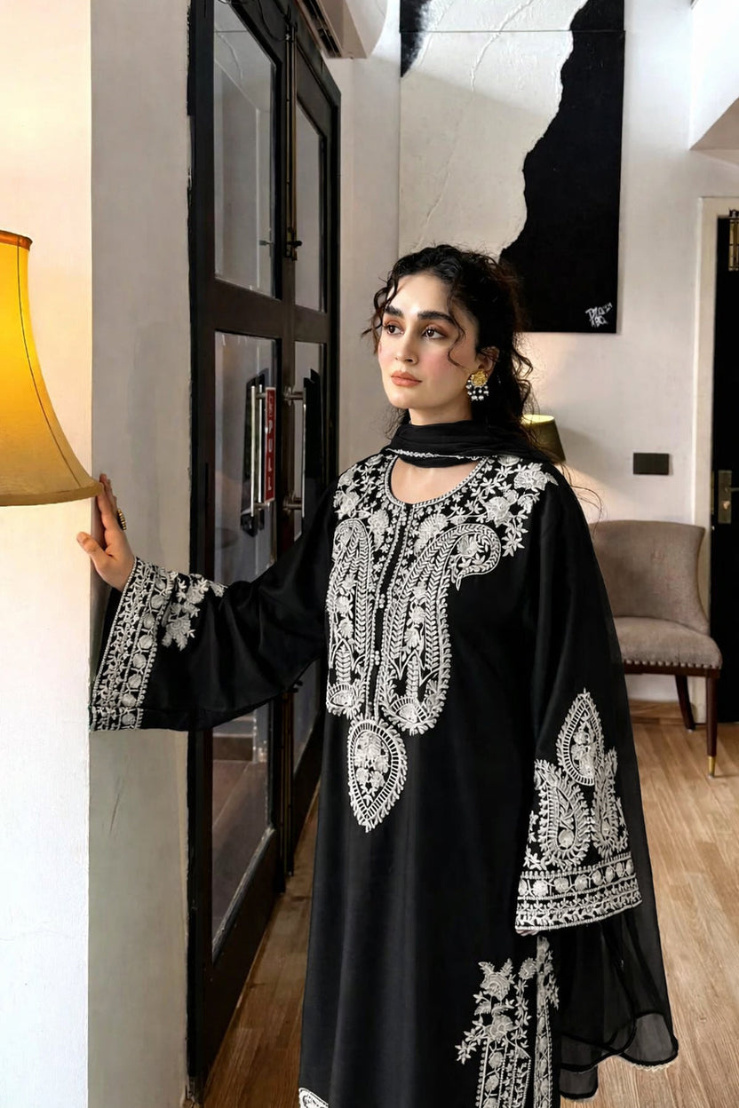 Premium Lawn 3pc Heavy Embroidery with ready to wear chiffon dupta