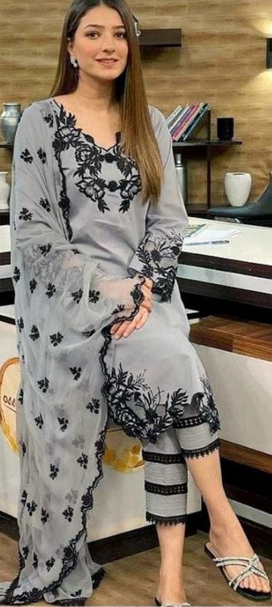 Premium Lawn 3pc Heavy Embroidery with Embroidered chiffon Dupta