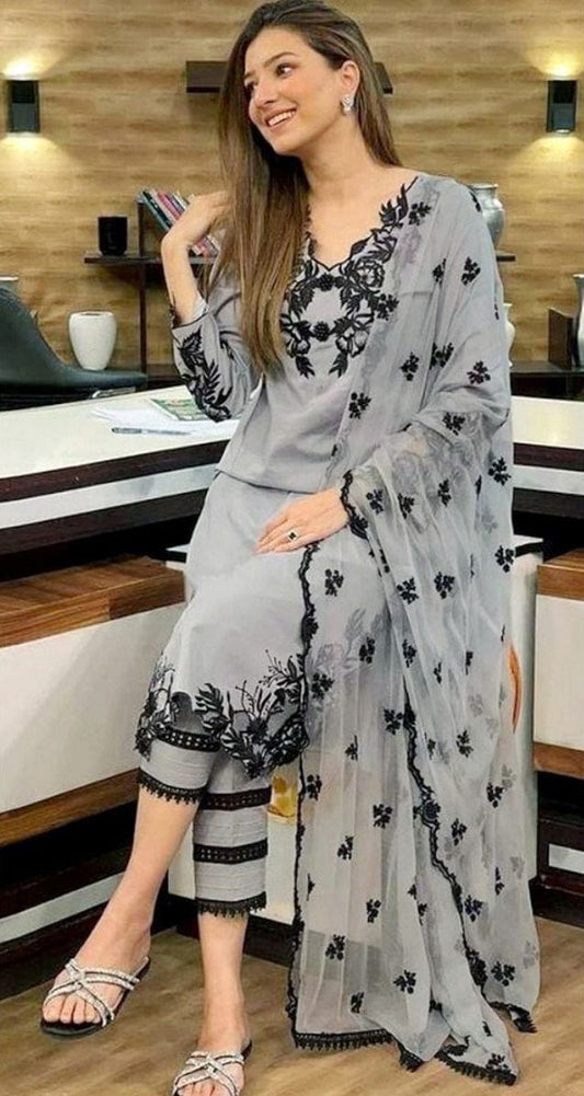 Premium Lawn 3pc Heavy Embroidery with Embroidered chiffon Dupta