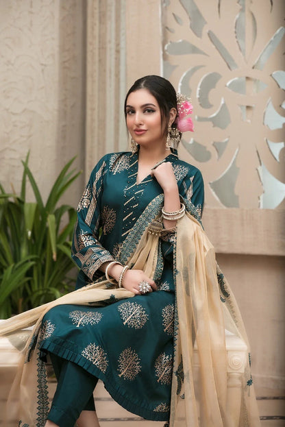 Premium Lawn 3pc Heavy Embroidery with Embroidered chiffon Dupta