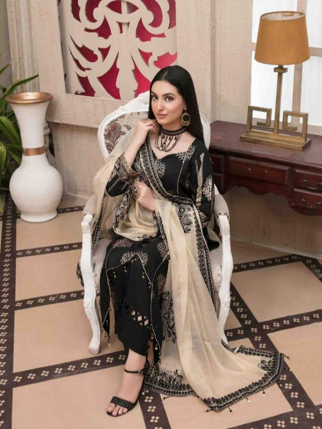 Premium Lawn 3pc Heavy Embroidery with Embroidered chiffon Dupta
