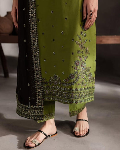 Premium Lawn 3pc Heavy Embroidery with Embroidered chiffon dupta